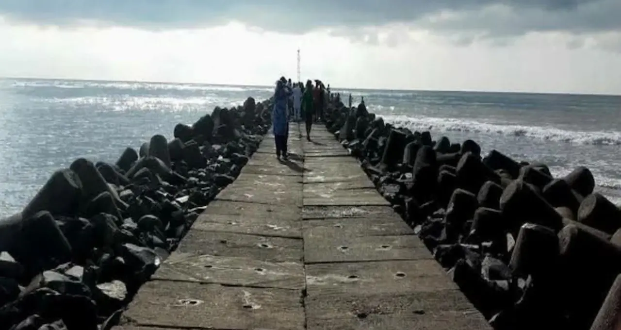 দক্ষিণবঙ্গে কালবৈশাখীর দাপট! ৫০ কিমি বেগে ঝোড়ো হাওয়া-বজ্রবিদ্যুৎ, দিঘা-সহ একাধিক জেলায় সতর্কতা
