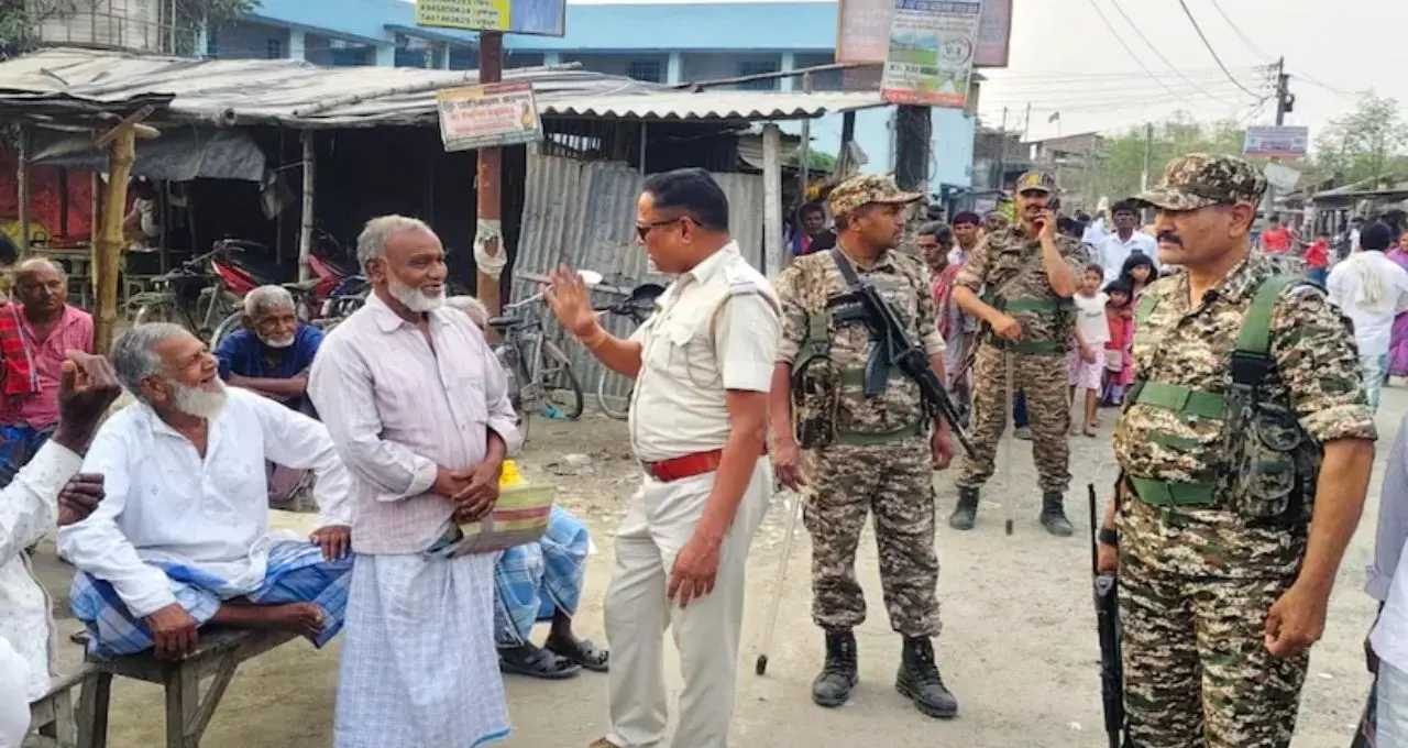 ‘রাউডিদের’ ডেডলাইন! ভোটের আগে কড়া বার্তা মালদহ পুলিশ সুপারের, চিহ্নিতদের গ্রেফতারের হুঁশিয়ারি

