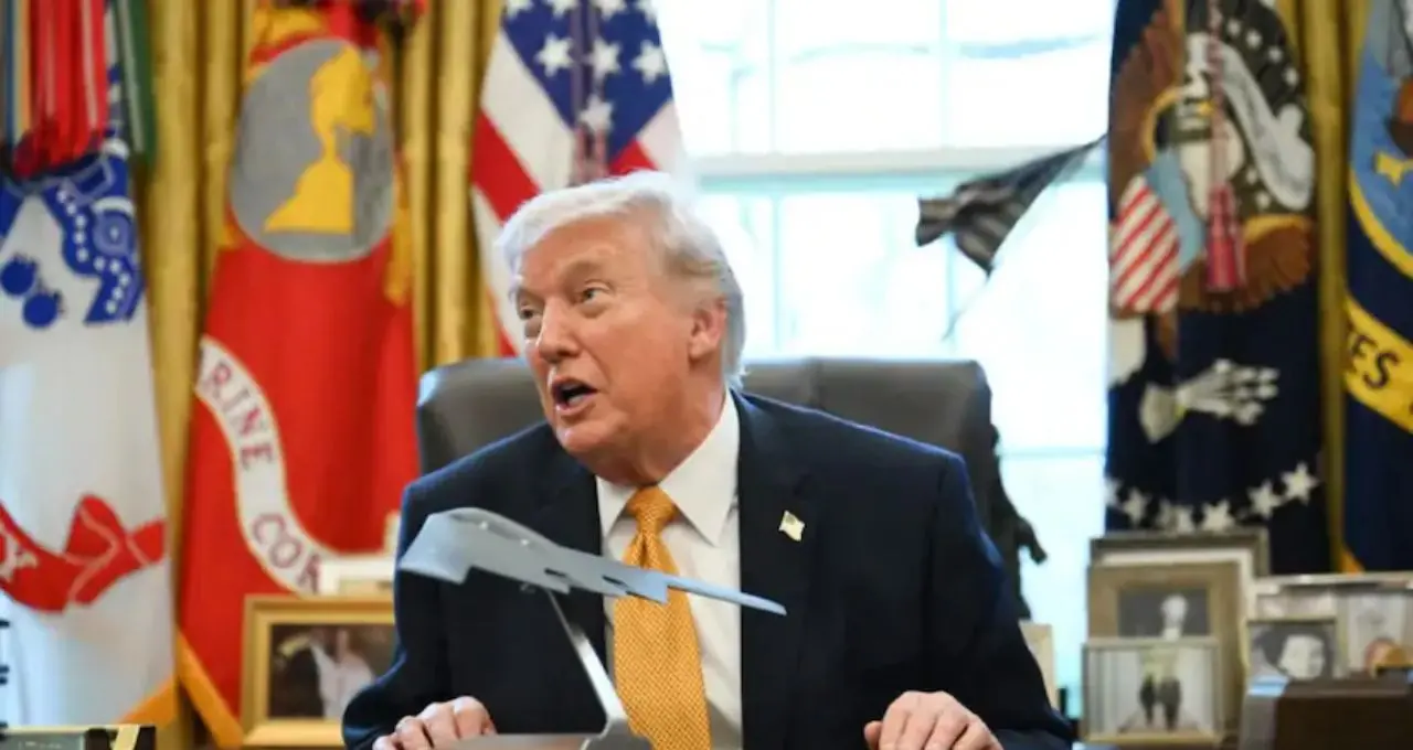 Donald Trump’s Blunder: ‘খাল কেটে কুমির’ ট্রাম্পেরই, হরমুজ সংকটে কূটনৈতিক ব্যর্থতা ঘিরে তীব্র বিতর্ক

