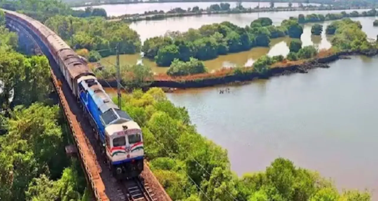 Indian Railways Recruitment: মাধ্যমিক পাশেই বড় সুযোগ! ১১ হাজারের বেশি শূন্যপদে অ্যাসিস্ট্যান্ট লোকো পাইলট নিয়োগ, জানুন শেষ তারিখ