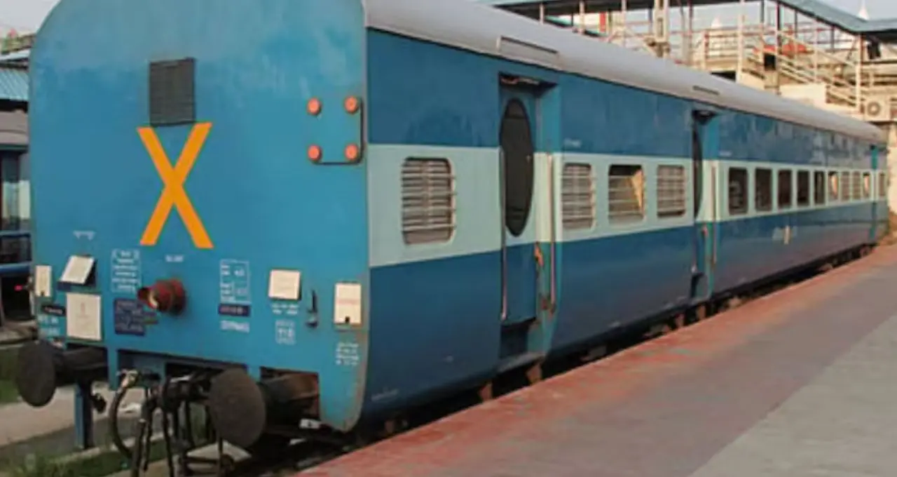 Indian Railways Recruitment: মাধ্যমিক পাশেই বড় সুযোগ! ১১ হাজারের বেশি শূন্যপদে অ্যাসিস্ট্যান্ট লোকো পাইলট নিয়োগ, জানুন শেষ তারিখ