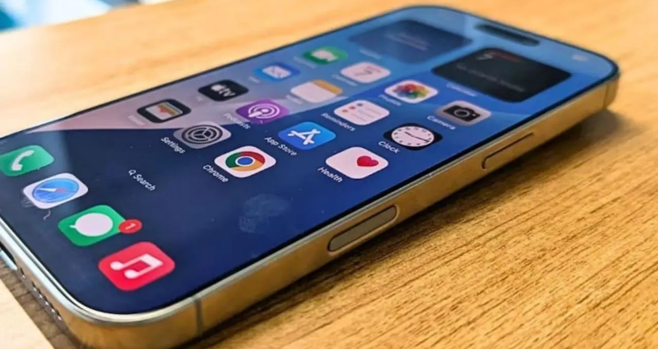 iPhone 17 Pro-তে বাম্পার ছাড়! এখনই কিনবেন নাকি অপেক্ষা করলে আরও সস্তা? জেনে নিন সম্পূর্ণ হিসেব

