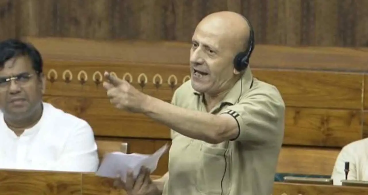 लोकसभा में भावुक ऐलान, सांसद ने ईरान स्कूल पुनर्निर्माण के लिए वेतन दान का किया फैसला