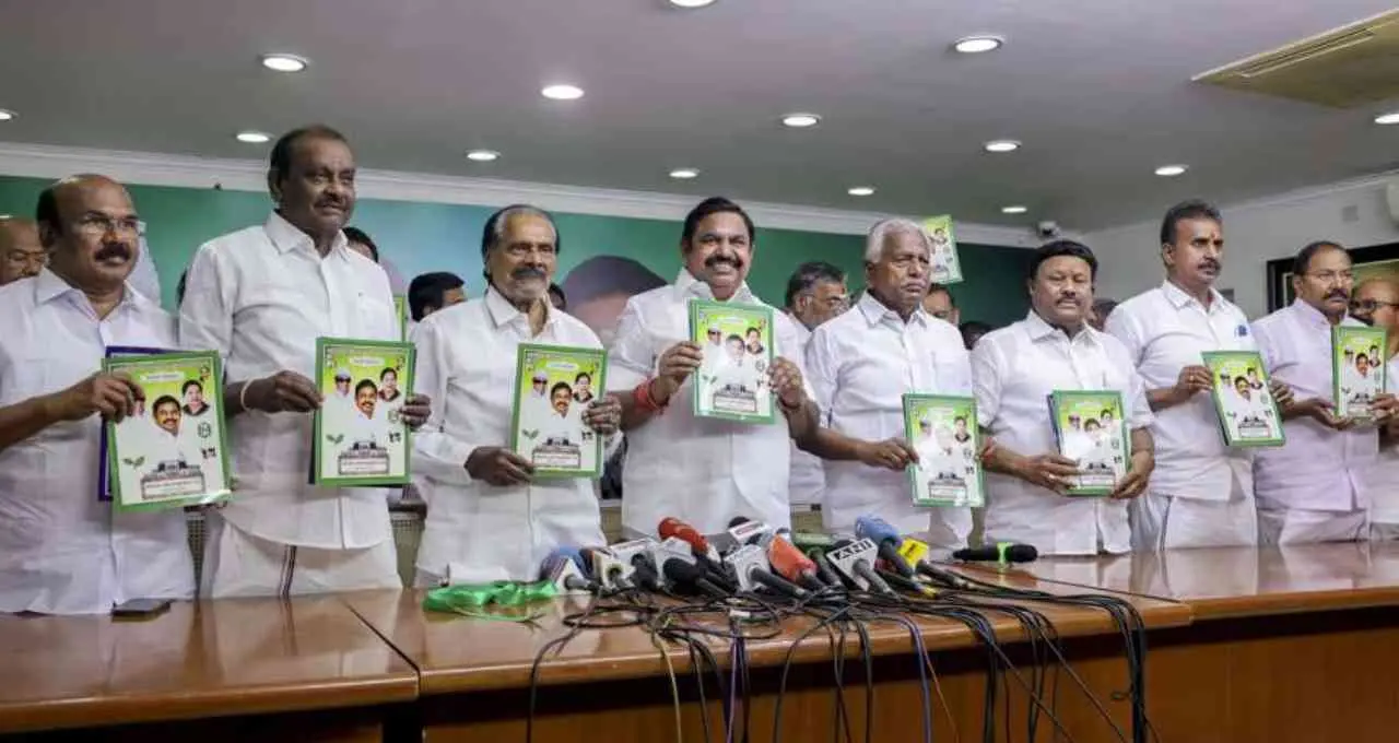 तमिलनाडु चुनाव 2026: AIADMK का बड़ा वादा - 'हर परिवार को ₹10,000, मुफ्त फ्रिज, 3 गैस सिलेंडर और फ्री बस यात्रा'
