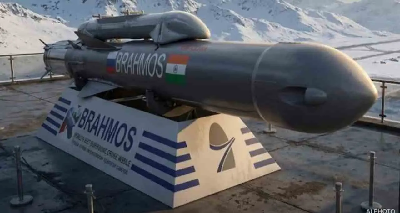 BrahMos Missile: 800 किमी रेंज वाली अपग्रेडेड ब्रह्मोस खरीदेगा भारत, बढ़ेगी सैन्य ताकत