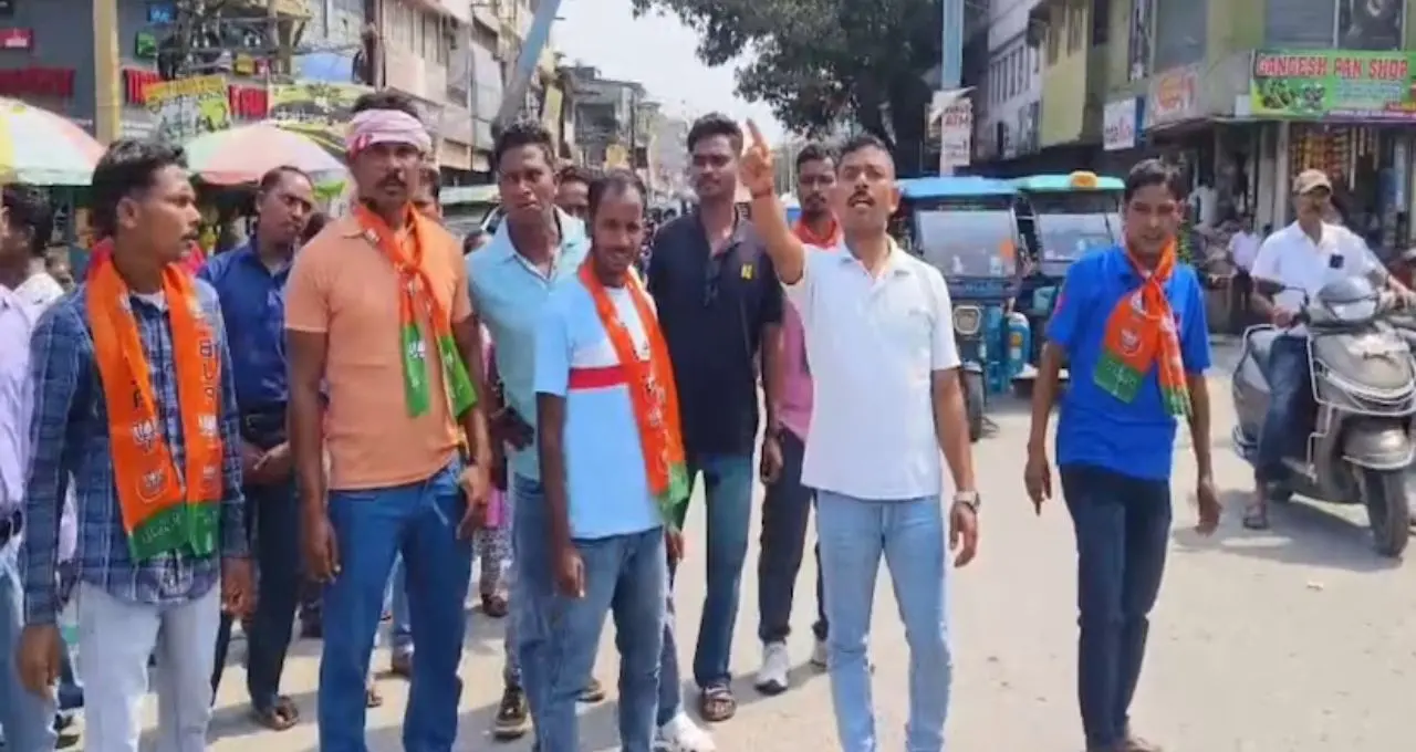 বিজেপির টিকিট না পেয়ে অভিমানে নির্দল প্রার্থী টিম্পু ওঁরাও, মাদারিহাটে রাজনৈতিক চমক
