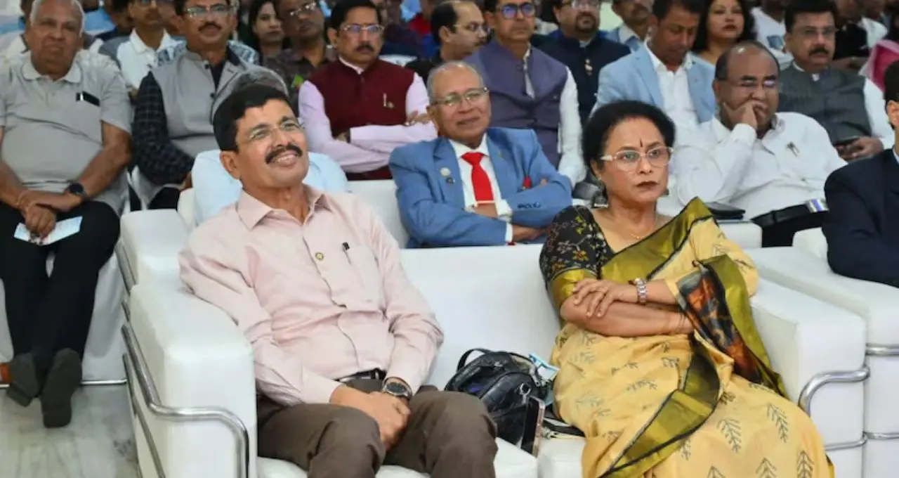 শিলিগুড়িতে চিকিৎসায় নতুন যুগ! NAT প্রযুক্তিতে আগেভাগেই ধরা পড়বে রোগ, রক্ত পরীক্ষায় বিপ্লব
