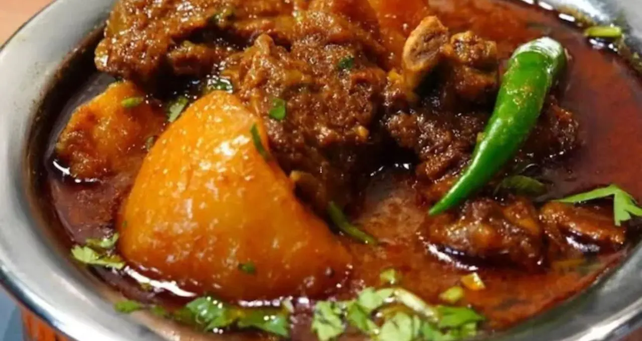 মাখনের মতো’ নরম মাটন! প্রেসার কুকারের সিটি নয়, এই এক মশলাতেই বদলে যাবে খাসির রান্না
