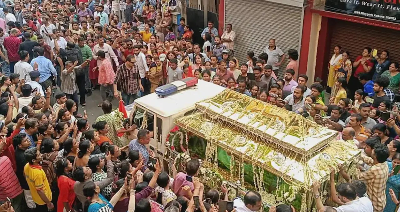 অভিনেতা Rahul Arunoday Banerjee-র শেষকৃত্যে বিতর্ক! কেওড়াতলায় ‘সেলেব বনাম বন্ধু’ উত্তেজনা ঘিরে ক্ষোভ
