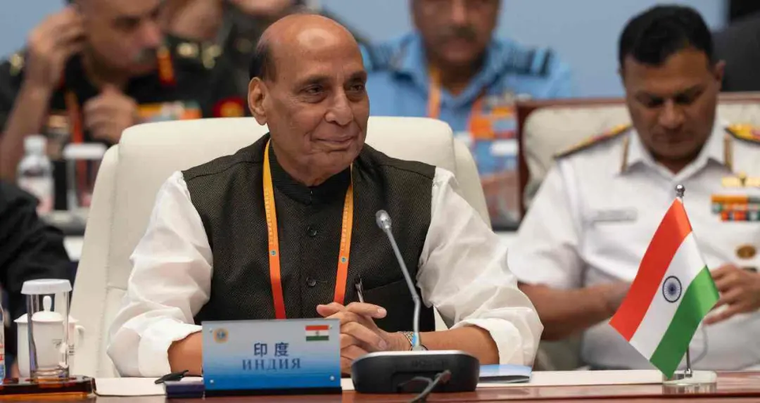 SCO સંરક્ષણ મંત્રીઓની બેઠકમાં રાજનાથ સિંહે સંતુલિત વૈશ્વિક વ્યવસ્થા અને આતંકવાદ પર શૂન્ય સહિષ્ણુતાનું આહ્વાન કર્યું