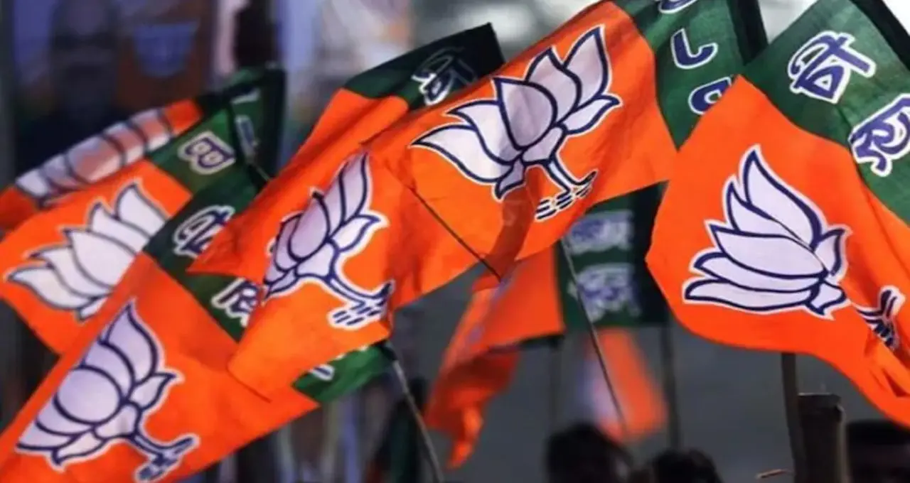 Kerala Assembly Elections 2026: ফ্রি LPG থেকে মাসে ₹২৫০০—কেরলে বিজেপির ‘মেগা’ প্রতিশ্রুতি, বাংলাতেও কি একই চমক?
