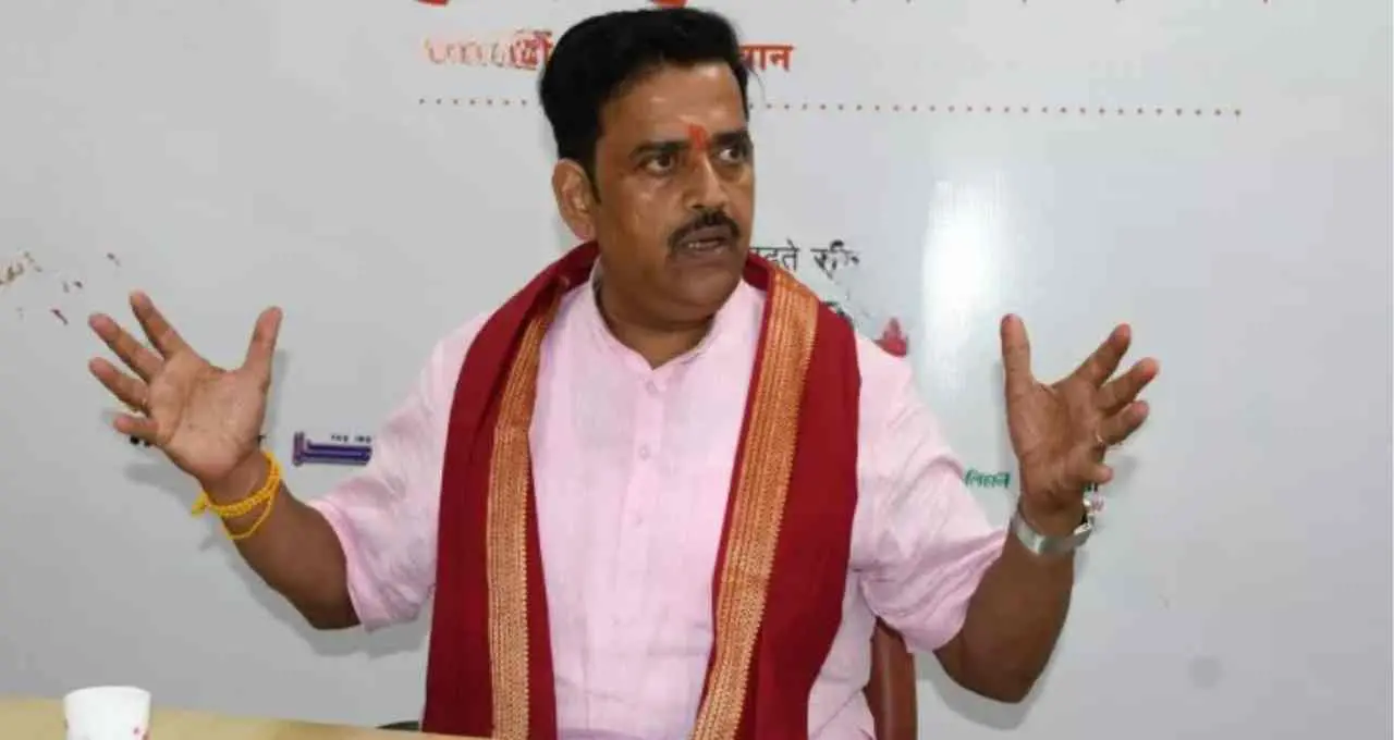 रवि किशन ने ममता बनर्जी पर साधा निशाना, बंगाल में सुरक्षा और राजनीतिक हालात को बताया चिंताजनक