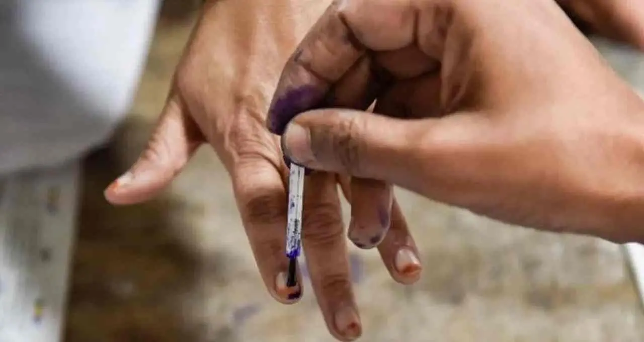 गुजरात नगर निगम चुनाव 2026: कांग्रेस ने जारी की 243 उम्मीदवारों की पहली सूची, स्थानीय चुनावों में बढ़ी सियासी हलचल