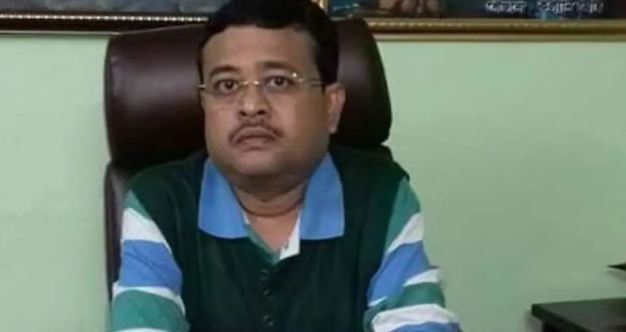৫টি মামলা, কোটির সম্পত্তি! হলফনামায় দিব্যেন্দু অধিকারীর আয়-সম্পদের খতিয়ান প্রকাশ্যে