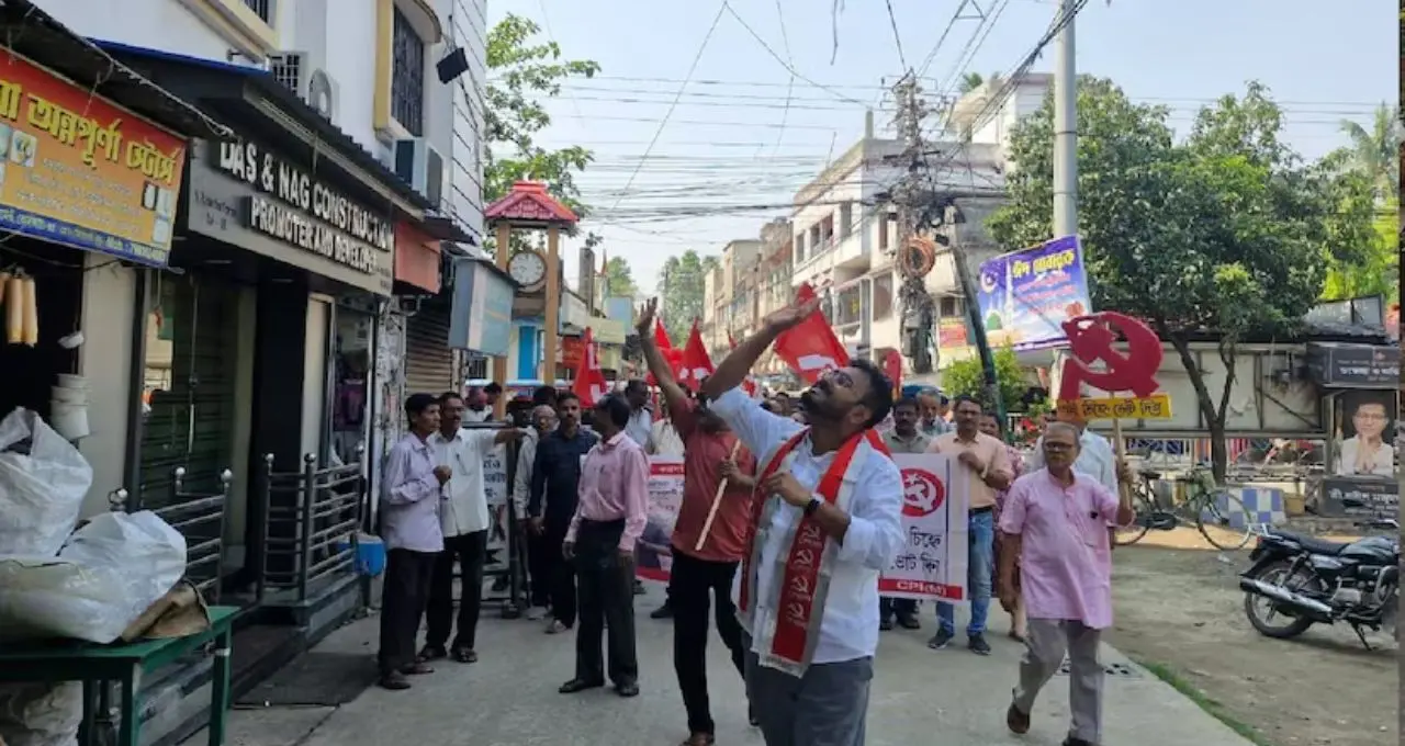 ফ্ল্যাট-গাড়ি কিছুই নেই! Mayukh Biswas-এর সম্পত্তি ঘিরে জোর চর্চা
