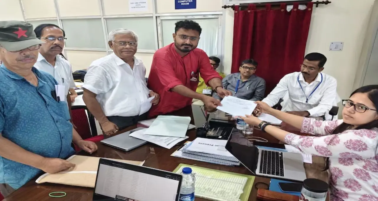 ফ্ল্যাট-গাড়ি কিছুই নেই! Mayukh Biswas-এর সম্পত্তি ঘিরে জোর চর্চা
