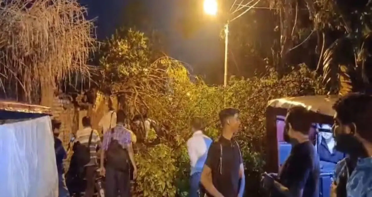 কালবৈশাখীর তাণ্ডবে বিপর্যস্ত হাওড়া! ঝড়ে উপড়ে গাছ, অন্ধকারে একাধিক এলাকা
