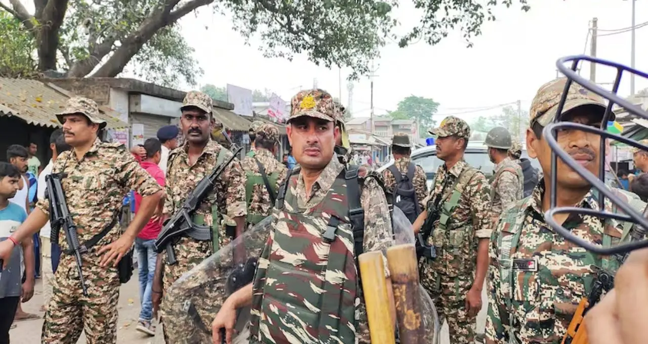 ভোটের আগে মালদহে কড়া নিরাপত্তা! কাশ্মীর থেকে এল বিশেষ বুলেটপ্রুফ গাড়ি, বাড়ছে নজরদারি
