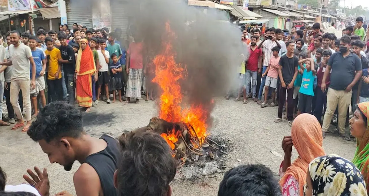 ভোটের আগে মালদহে কড়া নিরাপত্তা! কাশ্মীর থেকে এল বিশেষ বুলেটপ্রুফ গাড়ি, বাড়ছে নজরদারি
