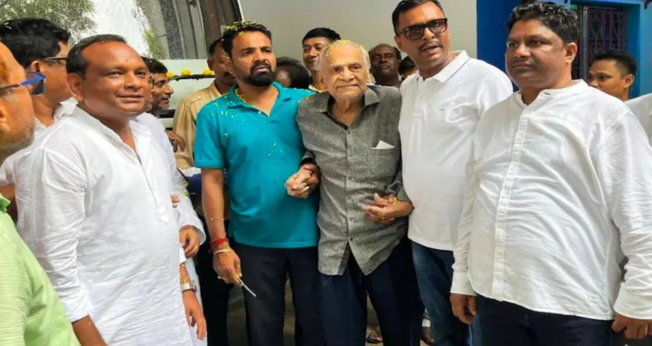 প্রয়াত কংগ্রেসের প্রবীণ নেতা ‘ডালু বাবু’ Abu Hasem Khan Choudhury, শোকস্তব্ধ Malda-র রাজনীতি
