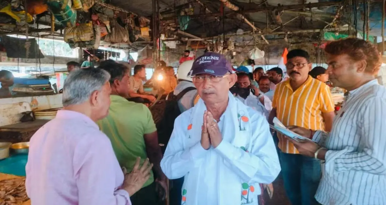 সাড়ে ৪ কোটি টাকার সম্পত্তি, তবুও ‘ক্লিন ইমেজ’! শিলিগুড়ির লড়াইয়ে আলোচনার কেন্দ্রে গৌতম দেব
