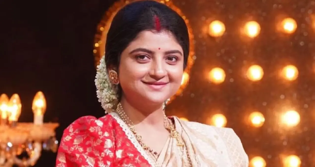 ৫ বছরে আয় চারগুণ! গাড়ি-সোনা-ফ্ল্যাটে ঠাসা সম্পত্তি—Aditi Munshi-র হলফনামায় চমক