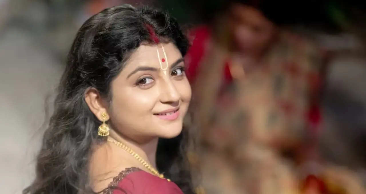 ৫ বছরে আয় চারগুণ! গাড়ি-সোনা-ফ্ল্যাটে ঠাসা সম্পত্তি—Aditi Munshi-র হলফনামায় চমক