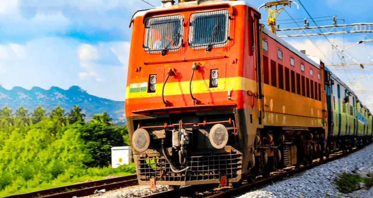 পাহাড় ভ্রমণে স্বস্তি! Indian Railways-এর নতুন স্পেশাল ট্রেন, মালদহ থেকে New Jalpaiguri যাওয়া এবার আরও সহজ