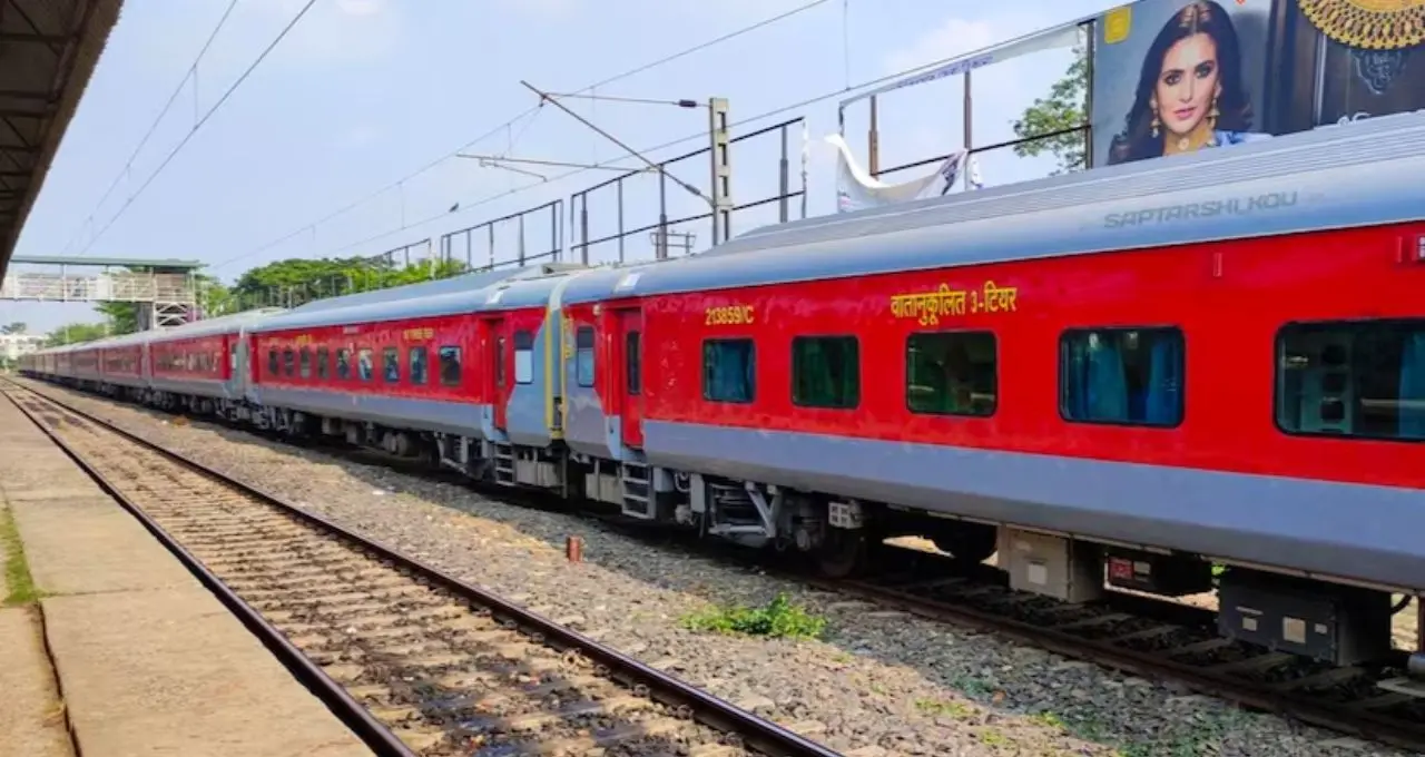 পাহাড় ভ্রমণে স্বস্তি! Indian Railways-এর নতুন স্পেশাল ট্রেন, মালদহ থেকে New Jalpaiguri যাওয়া এবার আরও সহজ