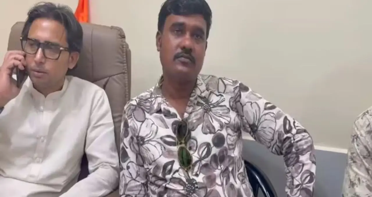 ভিডিও ‘ফাঁস’ ঘিরে তোলপাড়! হুমায়ুন কবীর-এর দলে ভাঙন, ব্লক সভাপতি যোগ দিলেন তৃণমূলে