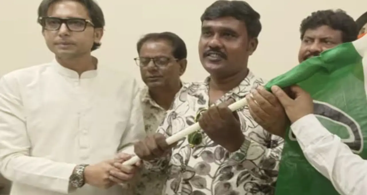 ভিডিও ‘ফাঁস’ ঘিরে তোলপাড়! হুমায়ুন কবীর-এর দলে ভাঙন, ব্লক সভাপতি যোগ দিলেন তৃণমূলে