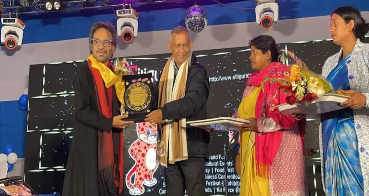 ভোটের ময়দানে সুরের ঝড়! Nachiketa Chakraborty-ধানসিঁড়ির কণ্ঠে গৌতম দেবের থিম সং “শিলিগুড়ির সূর্য”

