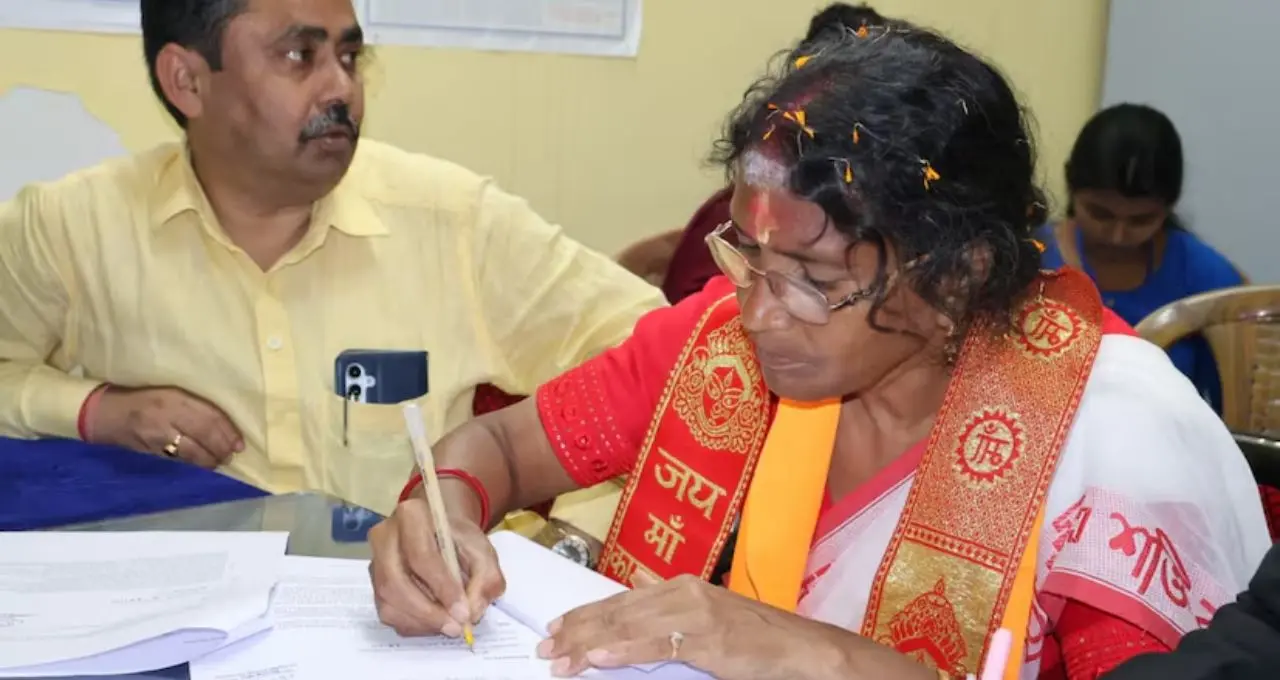 Panihati Election 2026: মেয়ে হারানোর যন্ত্রণা থেকে ভোটের লড়াই—রত্না দেবনাথের হলফনামায় কী কী উঠে এল?
