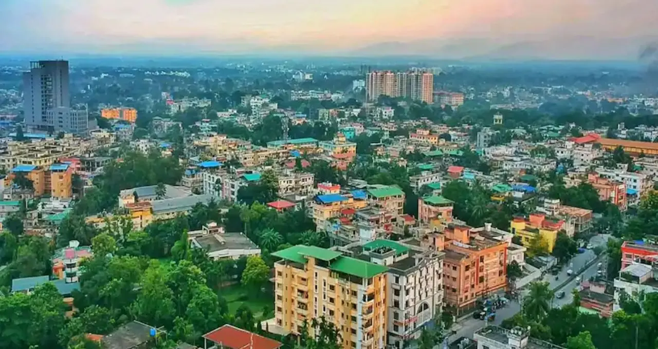 Siliguri ভোটে পাহাড়-সমতলের নতুন সমীকরণ! প্রার্থী বেড়ে ১১, লড়াই আরও জটিল
