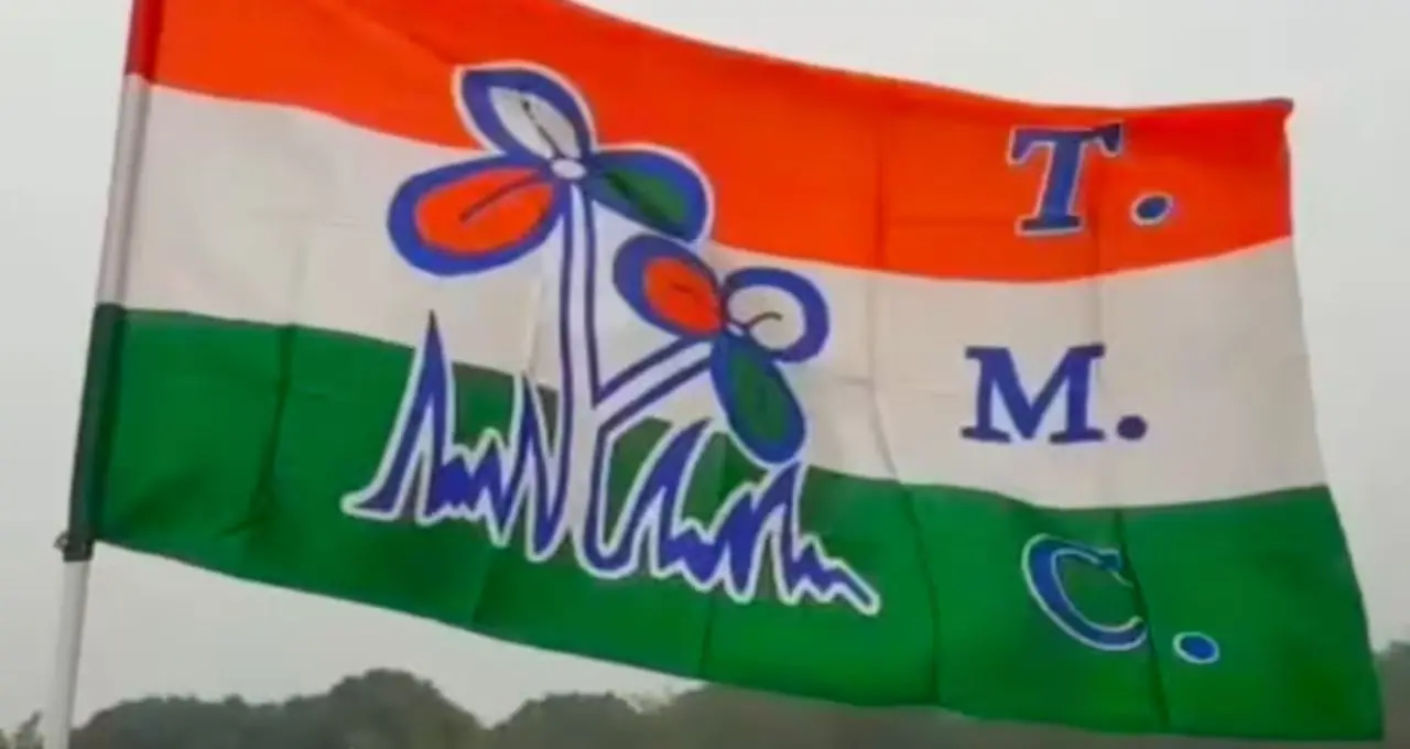 মনোনয়ন জমা দিয়েই ইউ-টার্ন! গাজোলে নির্দল প্রার্থী সরে বিজেপির পাশে, ভোটের আগে নতুন সমীকরণ