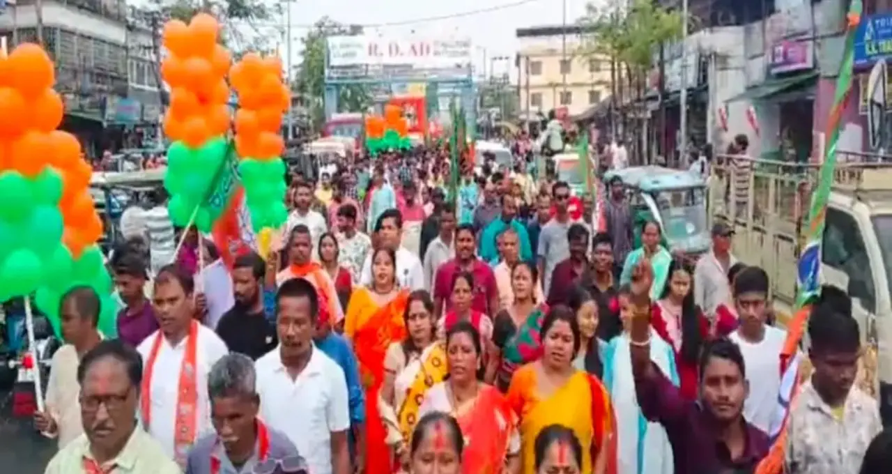 উত্তরবঙ্গে মিঠুনের হুঙ্কার! “সব সিটেই জিতব”—ডুয়ার্সে আত্মবিশ্বাসে গর্জে উঠলেন মহাগুরু
