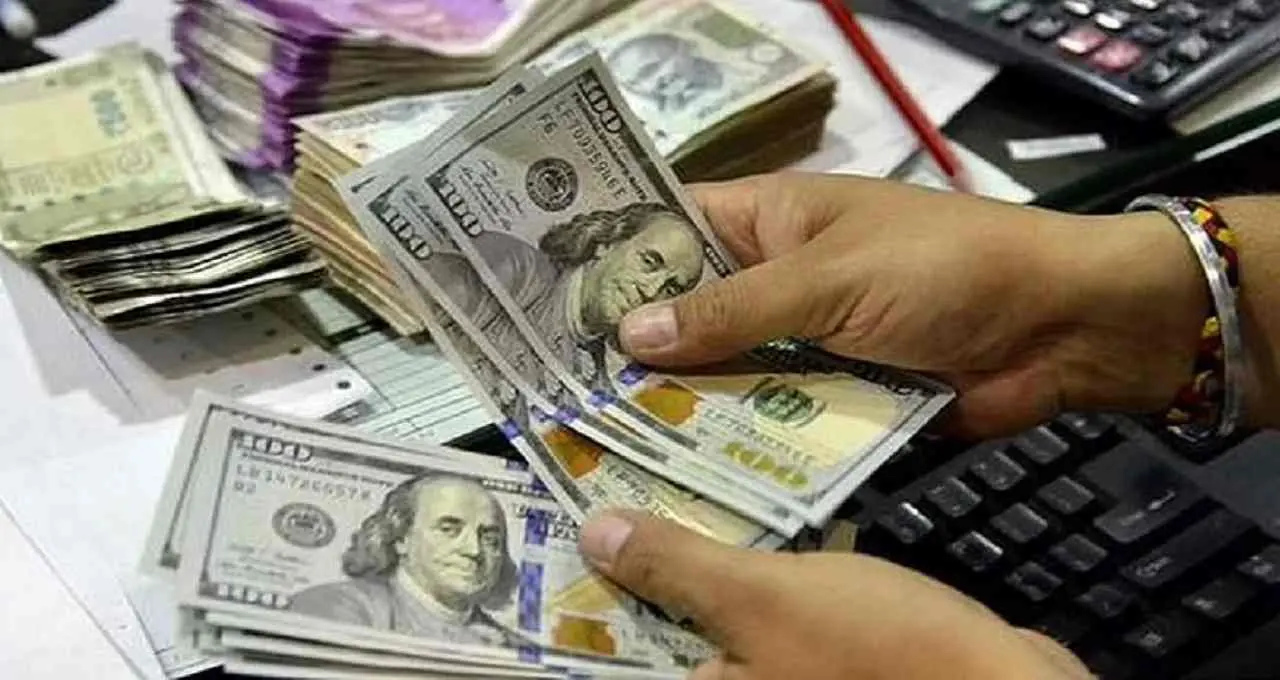डॉलर के मुकाबले रुपया एक हफ्ते के उच्चतम स्तर पर, RBI के कदमों से मिला मजबूत सपोर्ट
