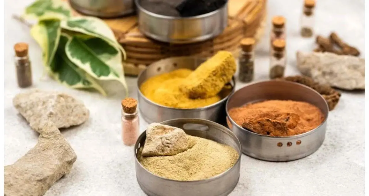 नैचुरल स्किन केयर की ओर रुझान: केमिकल प्रोडक्ट्स से दूरी बनाकर लोग अपना रहे सुरक्षित स्किनकेयर