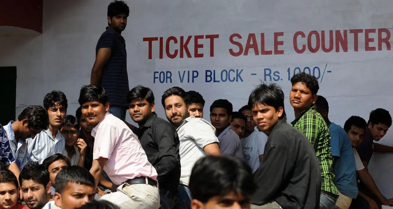 जयपुर में ₹500 में IPL मैच देखने का मौका: RR vs SRH मुकाबले के लिए छात्रों को खास ऑफर