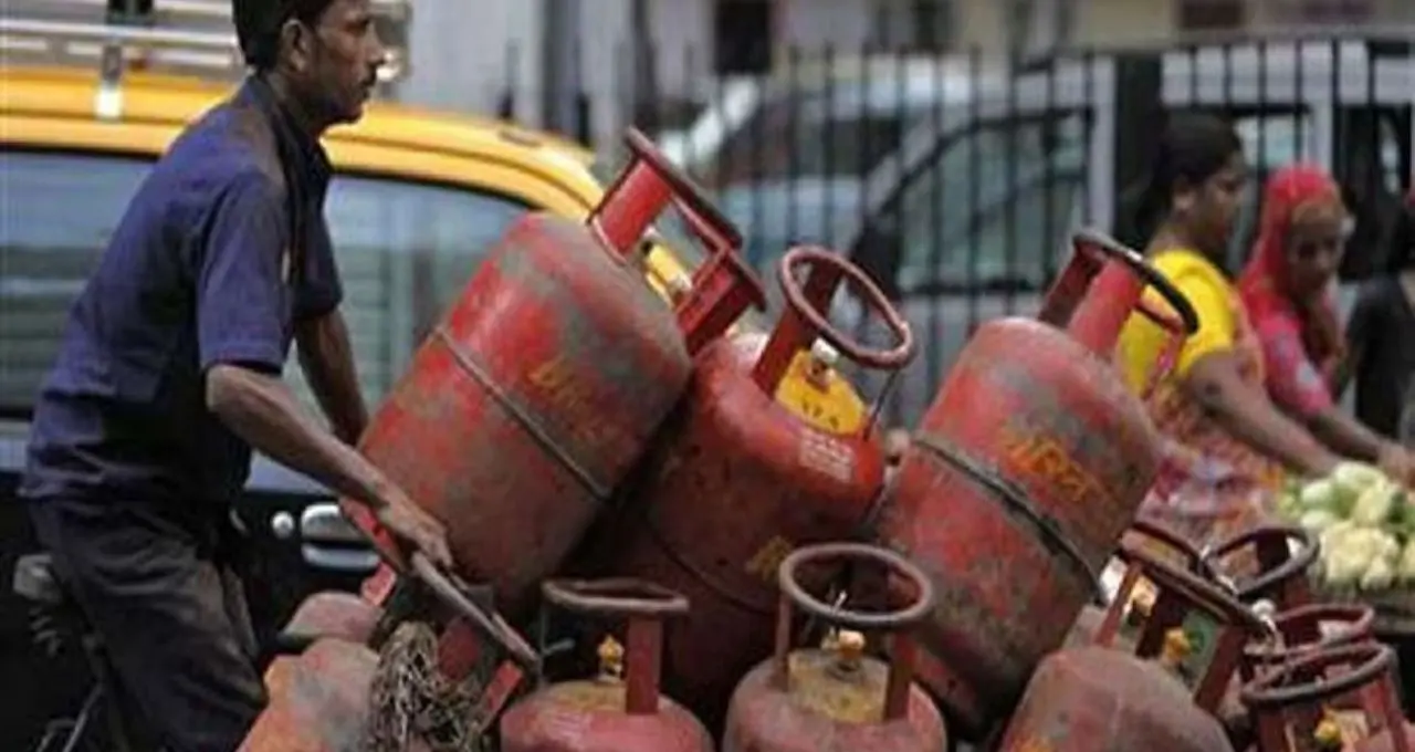 LPG Cylinder Rule: DAC নম্বর না থাকলে মিলবে না গ্যাস! বুকিং করলেও ডেলিভারি আটকে যেতে পারে—জানুন নতুন নিয়ম
