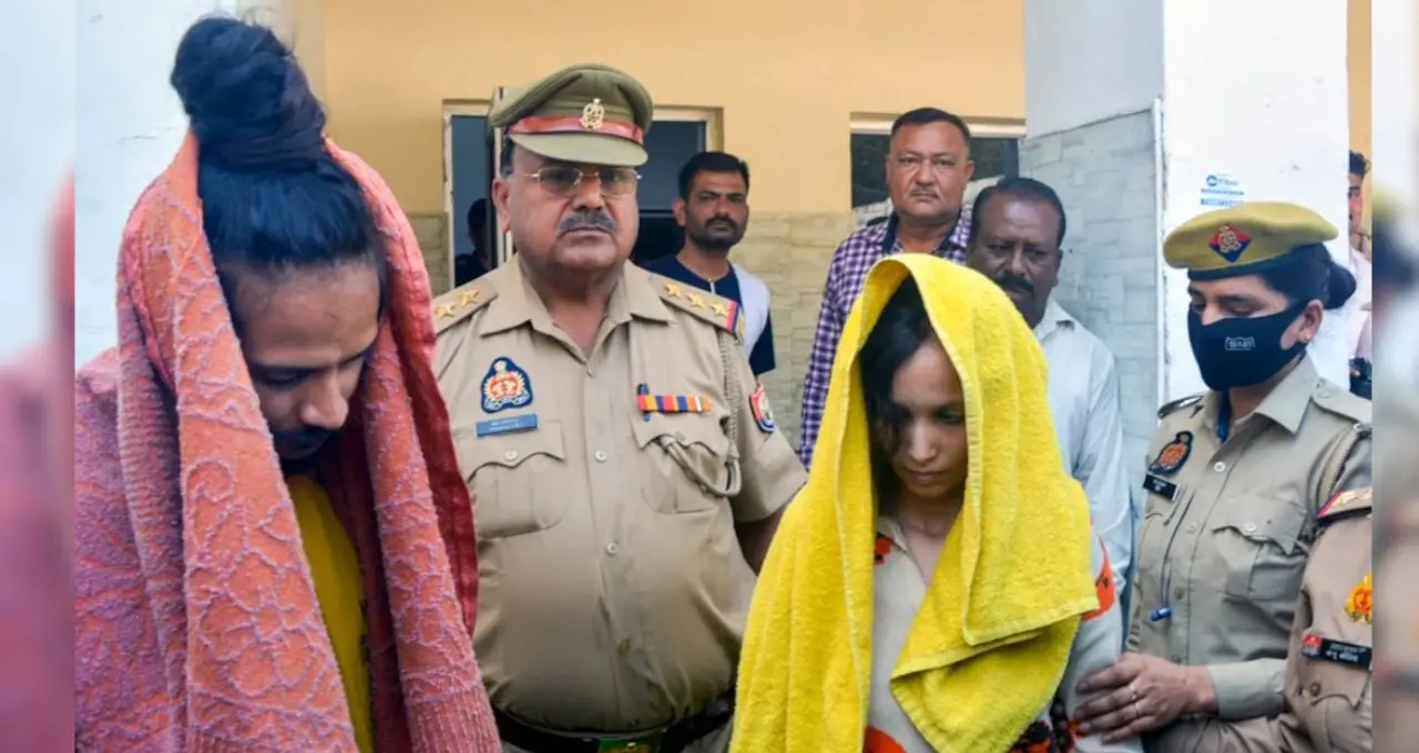 नीले ड्रम वाली मुस्कान बेटी के साथ कोर्ट पहुंची , 46 मिनट चली सुनवाई, प्रेमी साहिल के साथ पेशी