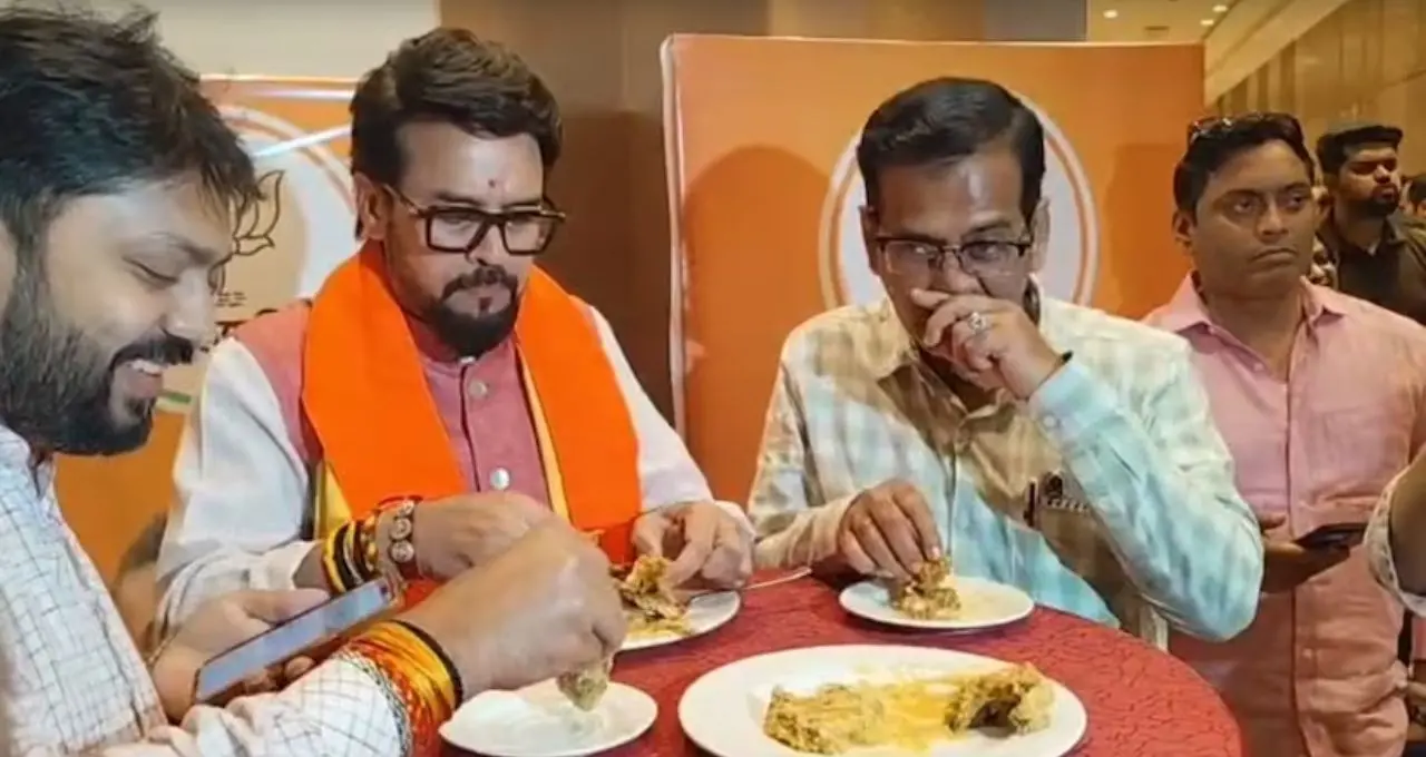 রুই-পোস্তে বাঙালিয়ানা, বাংলার মাটিতে ‘খাবারেই বার্তা’! প্রচারে এসে কী বললেন Anurag Thakur?

