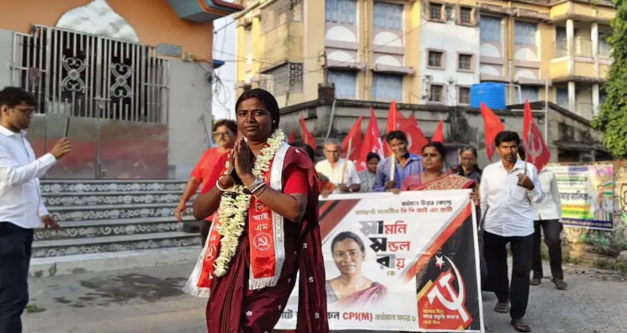 পার্লারের কাঁচি থেকে রাজনীতির লড়াই! বর্ধমান উত্তরে বাম প্রার্থী মামনি মণ্ডল রায়ের সংগ্রামের গল্প
