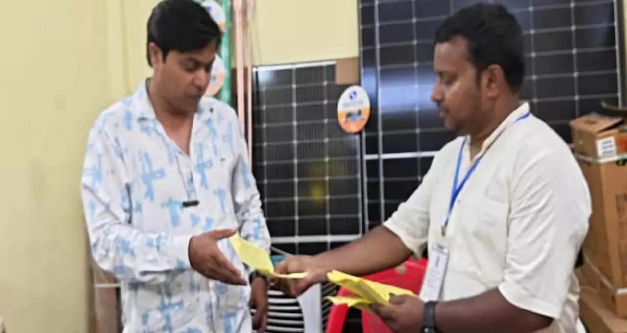প্রচারের মেগা ফিনালে জলপাইগুড়িতে! শেষলগ্নে কে কাকে টেক্কা দিল, চূড়ান্ত লড়াইয়ে উত্তাপ তুঙ্গে

