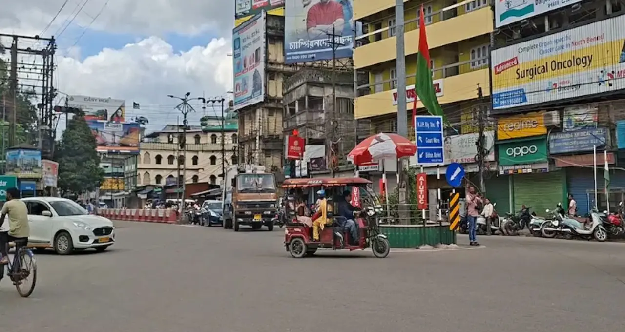 ভোটের আগে শিলিগুড়িতে কড়াকড়ি: হোটেলে নতুন চেক-ইন বন্ধ, অতিথিদের খালি করার নির্দেশ
