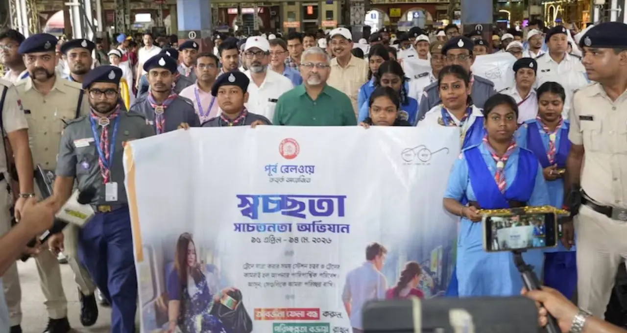 Indian Railways: ট্রেনের কামরায় নেমে সচেতনতার বার্তা, ১৭৩ বছরের ঐতিহ্যে নতুন উদ্যোগ রেলের
