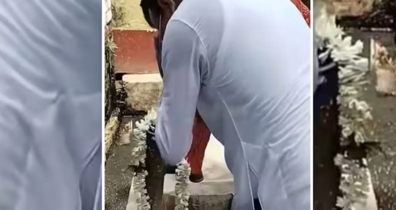 নলকূপে মালা পরিয়ে ব্যতিক্রমী প্রতিবাদ! শিবপুরে জলকষ্ট নিয়ে ভাইরাল কাণ্ড Rudranil Ghosh-এর
