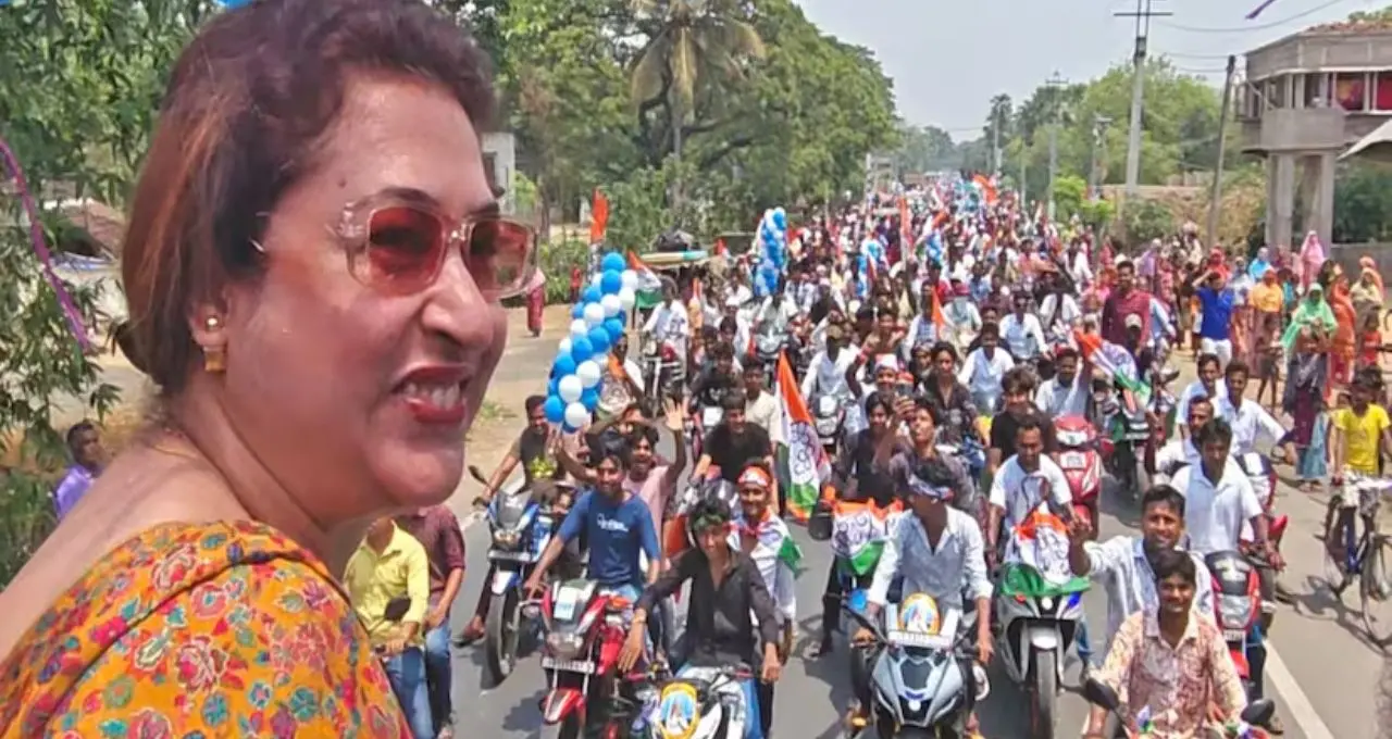 “তৃণমূলই আবার ক্ষমতায়, মুখ্যমন্ত্রী হবেন মমতা”—রোড শো থেকে বার্তা Shatabdi Roy-এর
