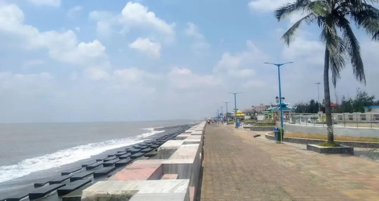 ভোটের আগে পর্যটক শূন্য দিঘা! রাতারাতি ফাঁকা সৈকত, হোটেলে নিষেধাজ্ঞায় বিপাকে ব্যবসায়ীরা
