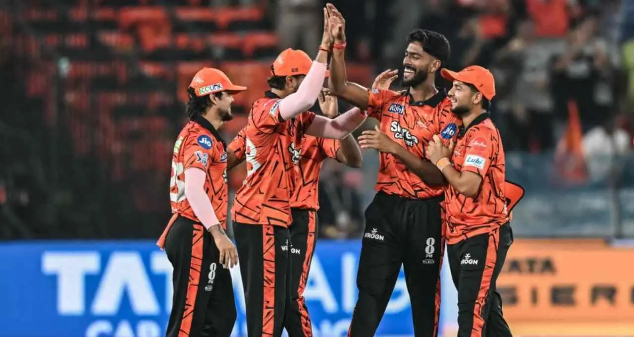 IPL 2026: प्रफुल हिंगे ने डेब्यू ओवर में ही रचा इतिहास, संघर्ष और परिवार की मेहनत से बना क्रिकेटर